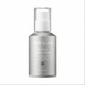 Срібляста ампула з прозорою кришечкою та білим дозатором Skin&Lab Retinol Repair Serum стоїть на білому фоні.