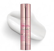 Блискуча рожева пляшечка сироватки VT Cosmetics Collagen Reedle Shot 100 стоїть на білому фоні.