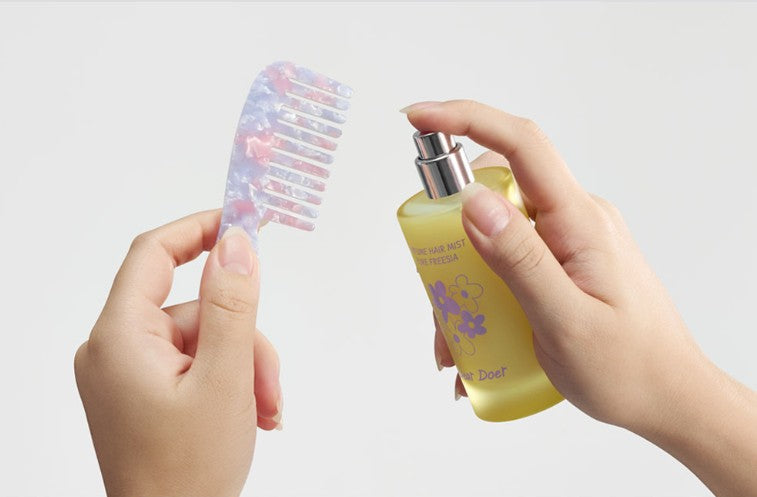 Dear Doer Парфумований міст для волосся з ароматом Pure Freesia, 50 мл - Dear Doer PERFUME HAIR MIST PURE FREESIA