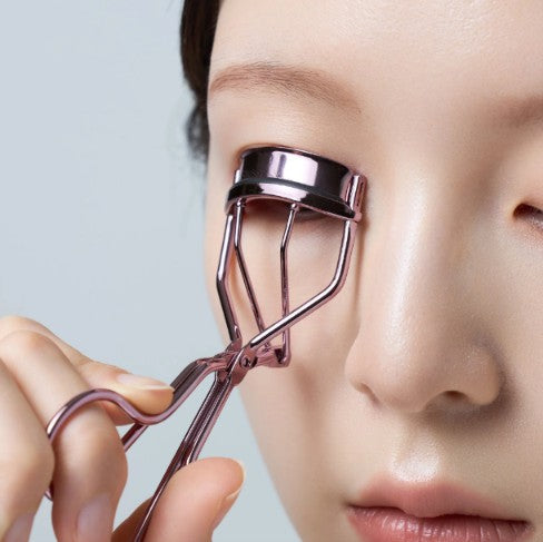 Neogen Dermalogy Щипці для завивки вій – Neogen Dermalogy Pink Eyelash Curler