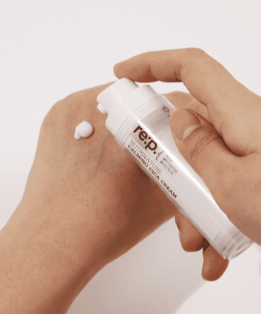 Видавлений на руку крем RE:P Nutriniature Calming Cica Cream з пляшечки.