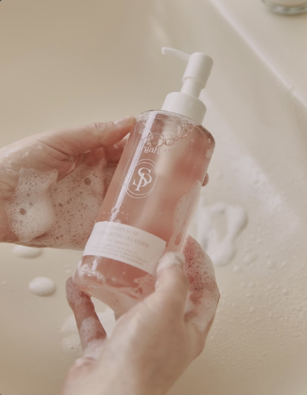 Orgahue Засіб для вмивання з дамаською трояндою, 200 мл – Orgahue Vitamin Rose Comforting Cleanser