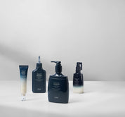 На білій поверхні чотири повнорозмірні засоби Solep - Solep Premier Hi-gro Shampoo, Solep Premier Hi-gro Tonic, Solep Premier Hi-gro Scalp Ampoule Pack та Solep Premier Hi-gro Ampoule Treatment