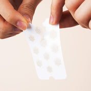 LALARECIPE Trouble Spot Patch — відкриття упаковки та зняття гідроколоїдних патчів перед нанесенням