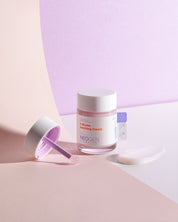Банка крему Neogen V.Biome Soothing Cream на лавандовому фоні – 5% ліпосом і пробіотики