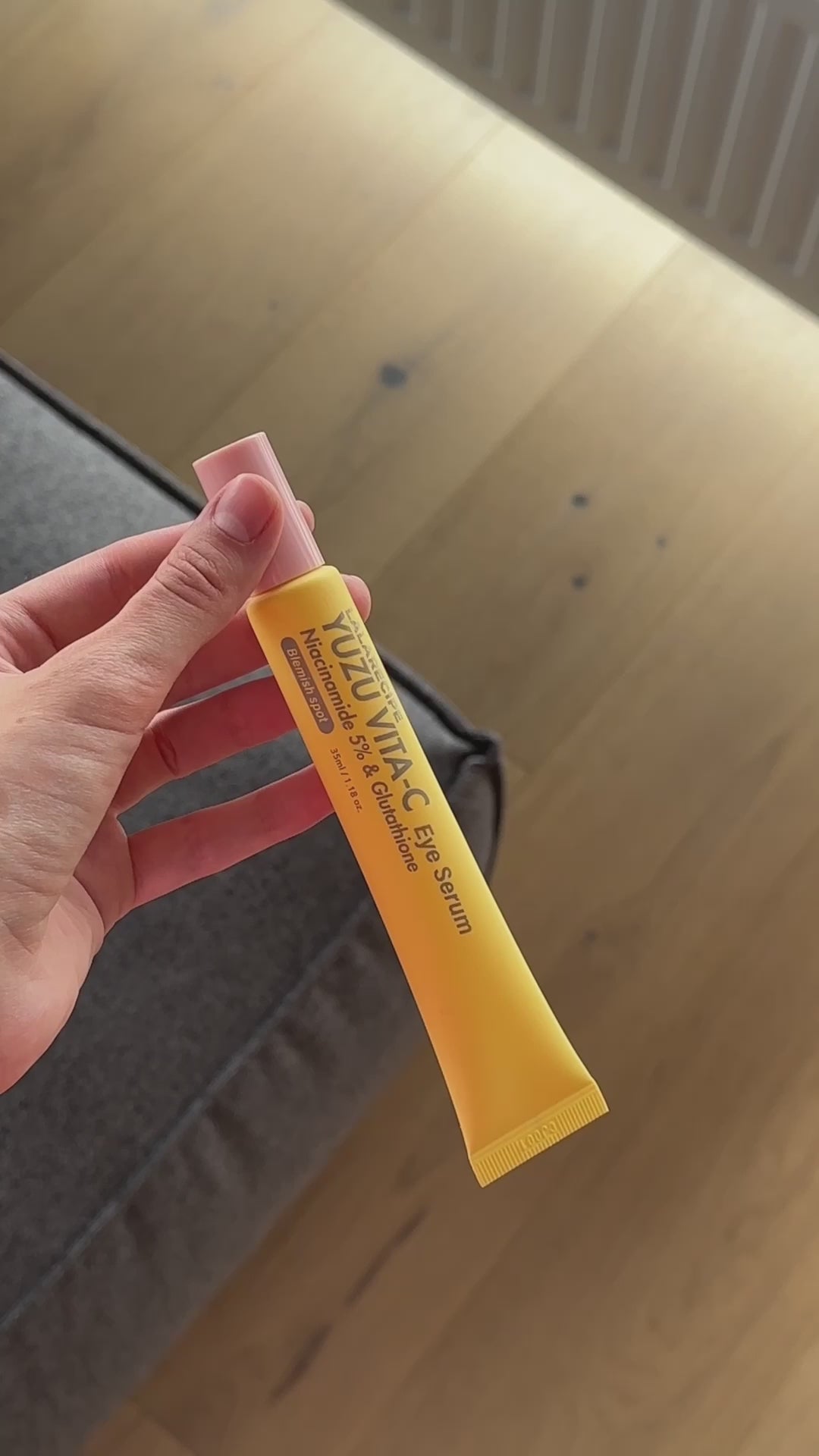 LALARECIPE Освітлювальна сироватка під очі з екстрактом юдзу, 35 мл - LALARECIPE Yuzu Vita C Eye Serum